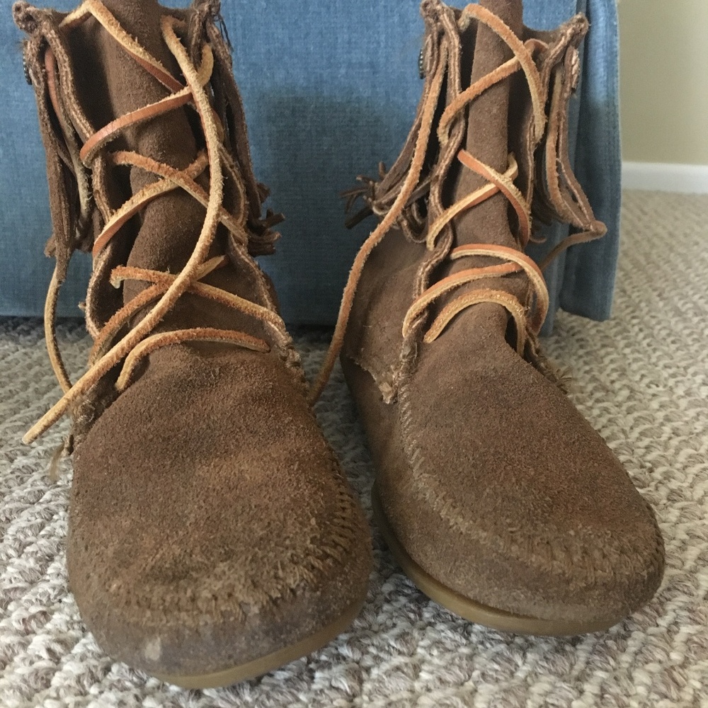 Minnetonka Tamper Boot 5.5